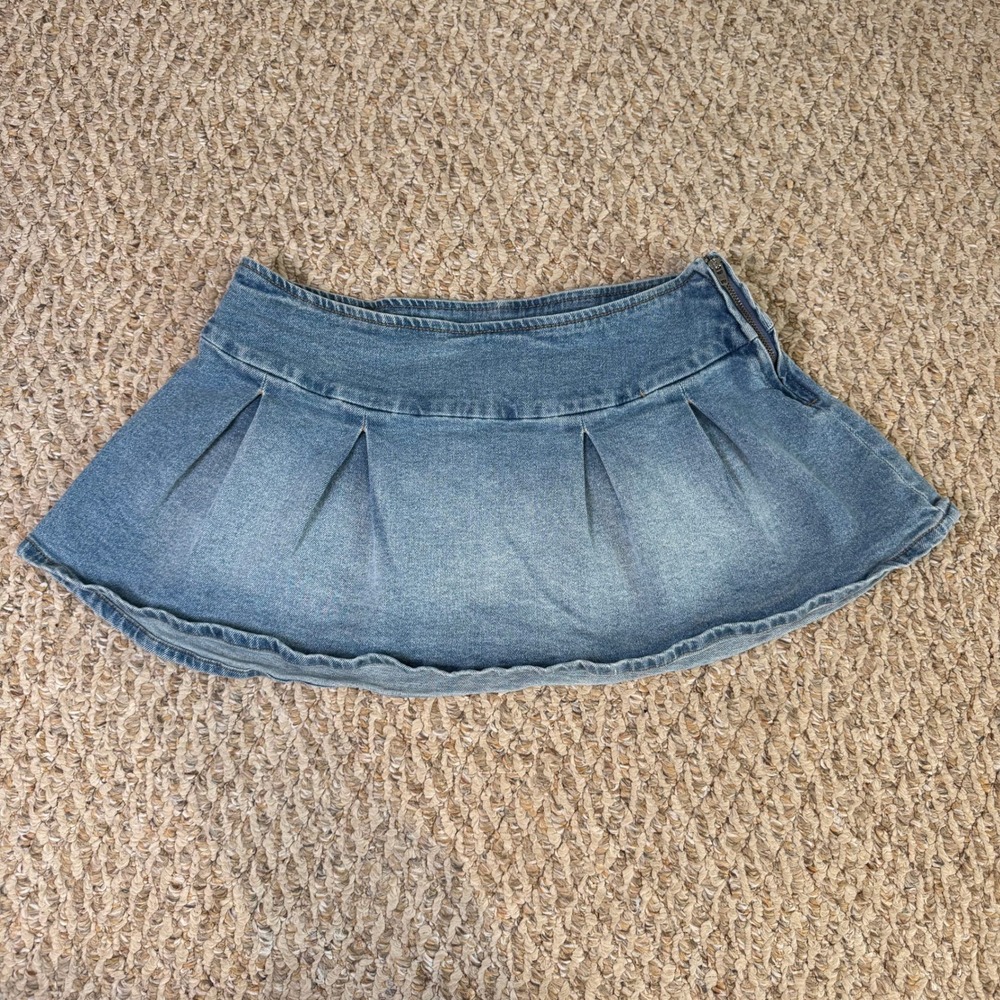 RSQ Womens Blue Pleated Denim Mini Skirt Low Rise Side Zip Skater Trendy Size XS
